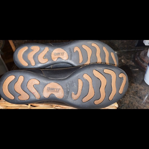 Born 7.5 Shoes - Picture 4 of 4